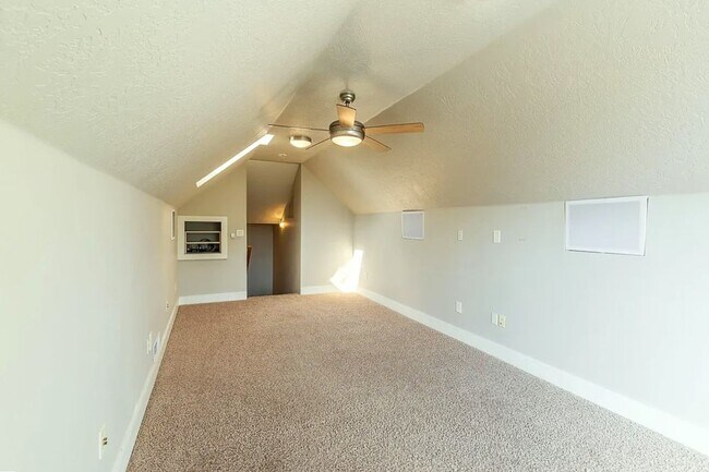 Building Photo - Beautiful 3 bed 2 bath Meridian home in th...