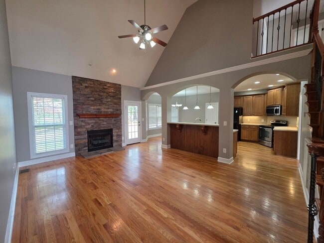 Building Photo - Magnificent Custom Home in Drakes Cove