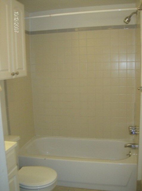 master bath 1 - 1248 Federal St