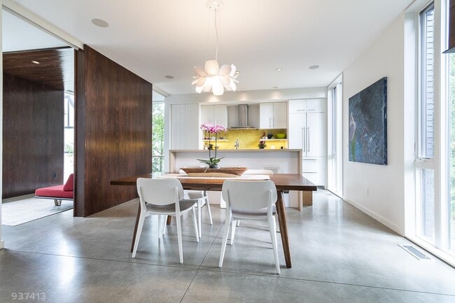 Building Photo - 209 N Prospect Ave