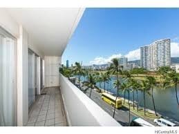 Building Photo - 2085 Ala Wai Blvd