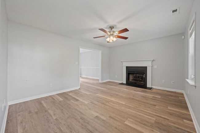 Building Photo - Welcome to Dartmoor Trail!