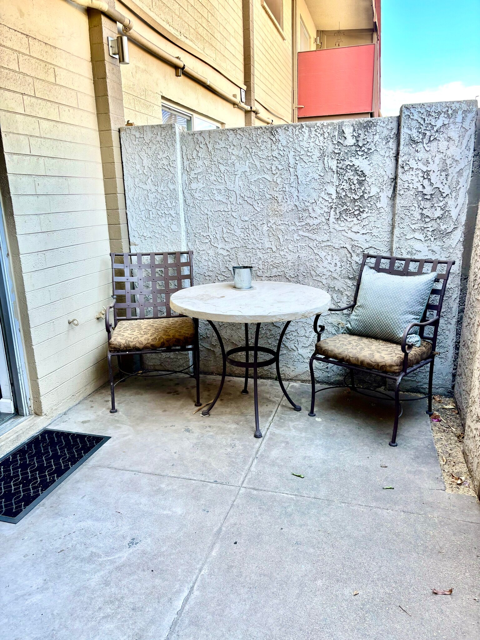 Patio eating area - 357 E Thomas Rd