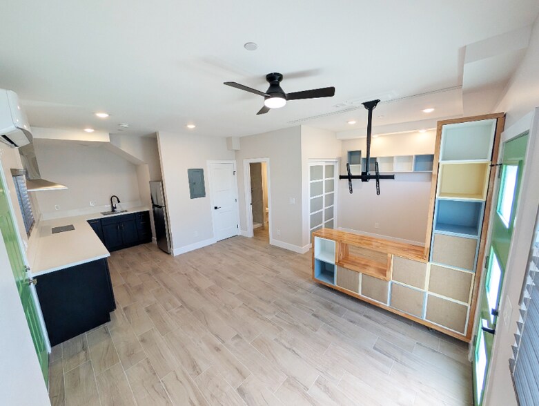 Primary Photo - 3570-3574 45th St