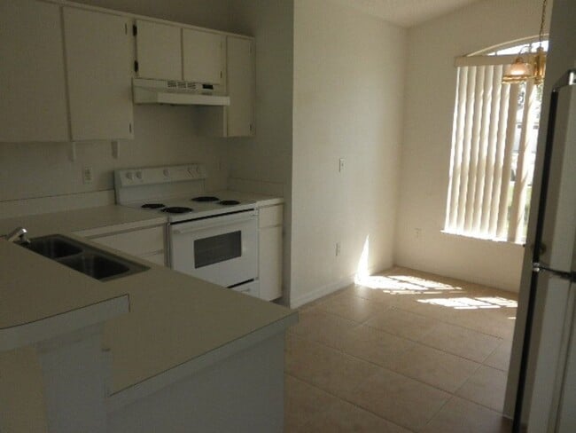 Building Photo - 3/2 Home Minutes to OIA