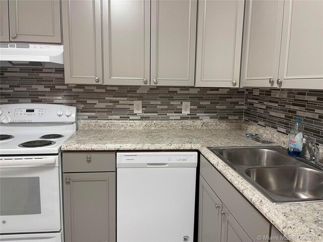 Building Photo - 2180 NE 67th St