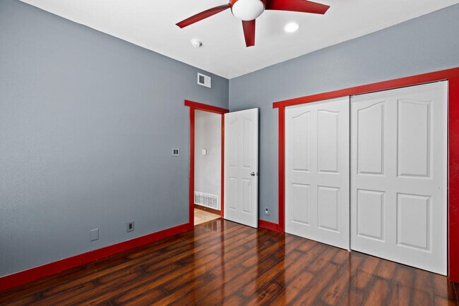 Building Photo - 6228 Brillo Luna St