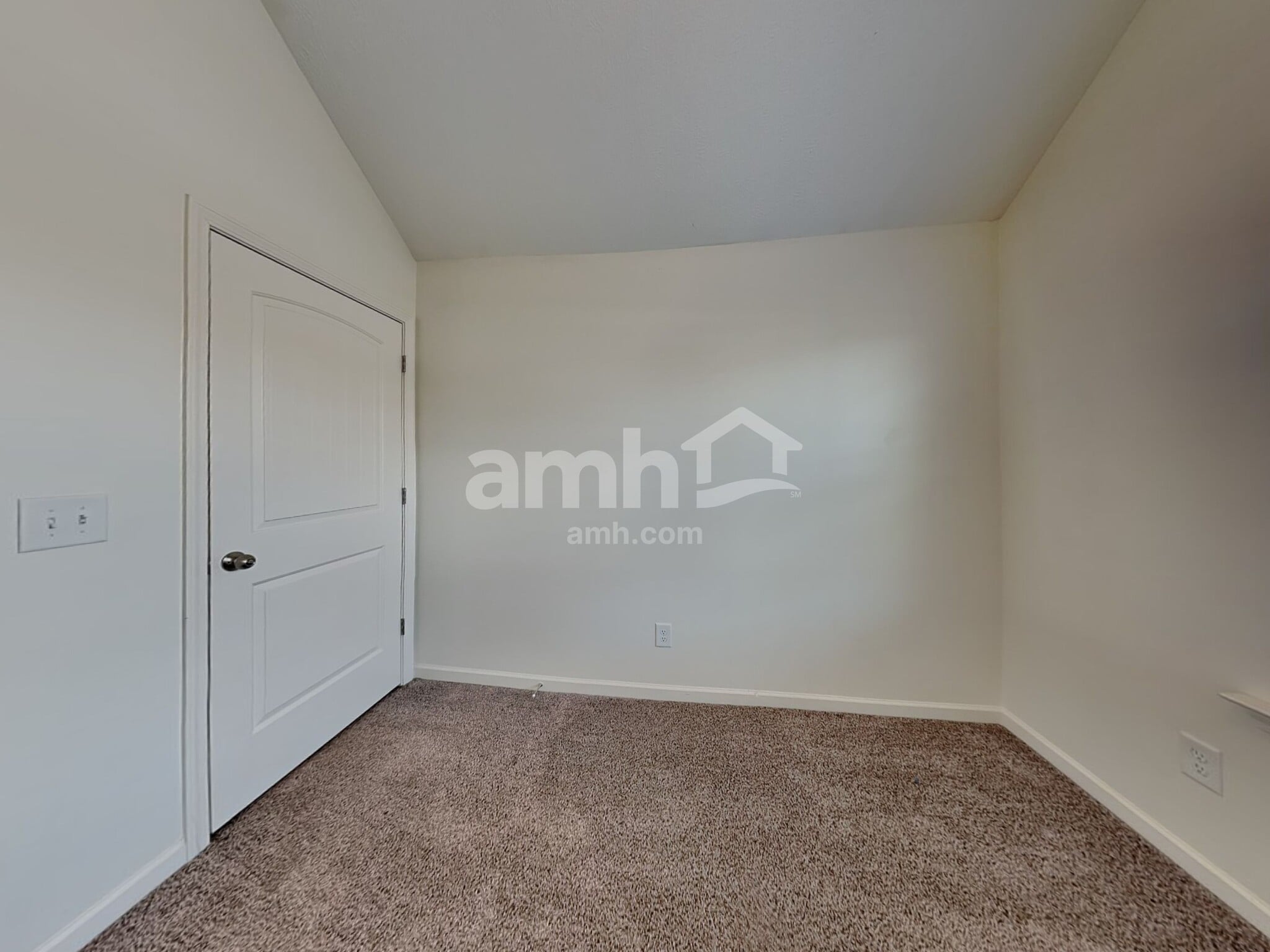 Building Photo - 123 Farmbrook Ct