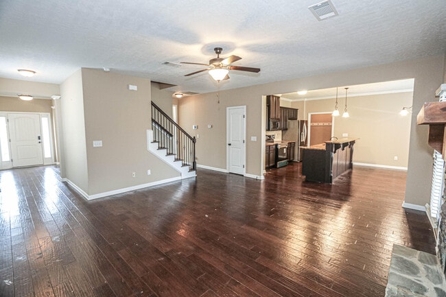 Building Photo - 479 Sebastian Dr