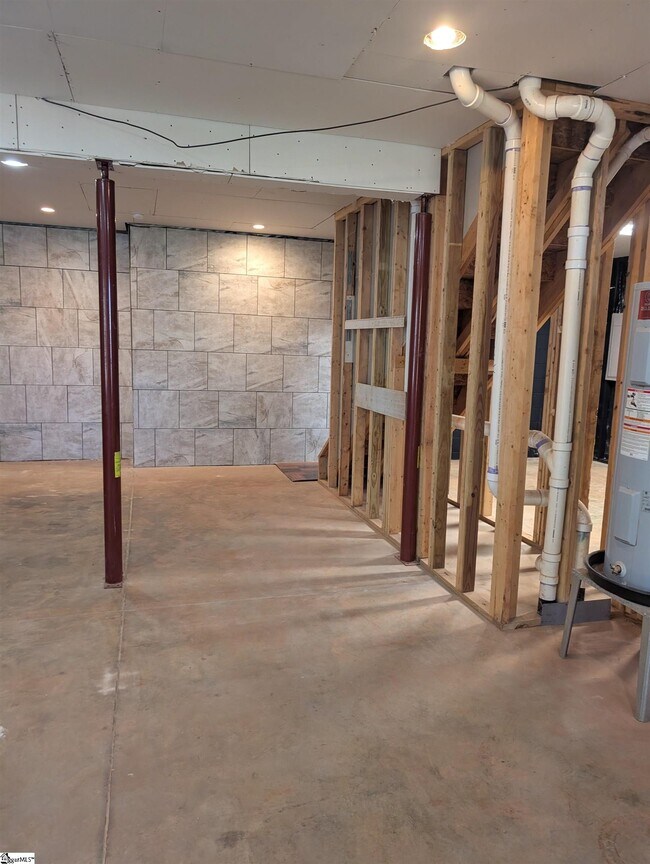 Building Photo - 154 S Lake Emory Dr