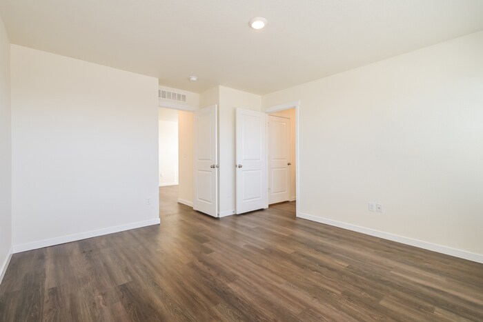 Building Photo - 13417 Oneida Ln