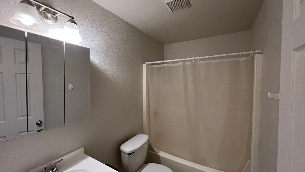 Building Photo - 14801 132nd Ave E