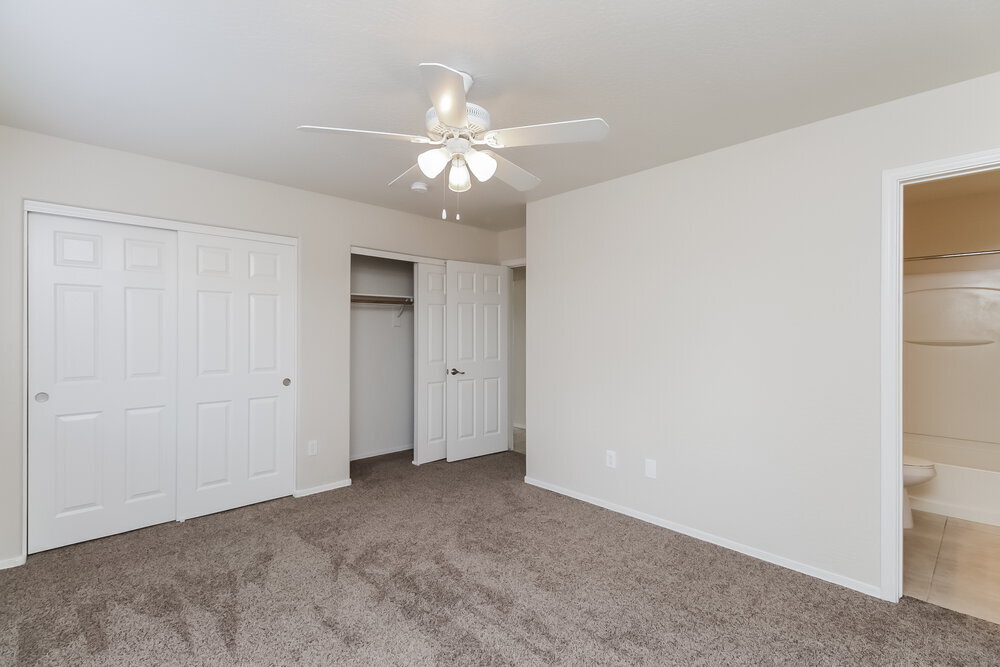 Building Photo - 1123 E Stardust Way