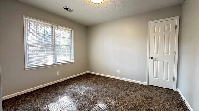 Building Photo - 430 Meadowfield Trail