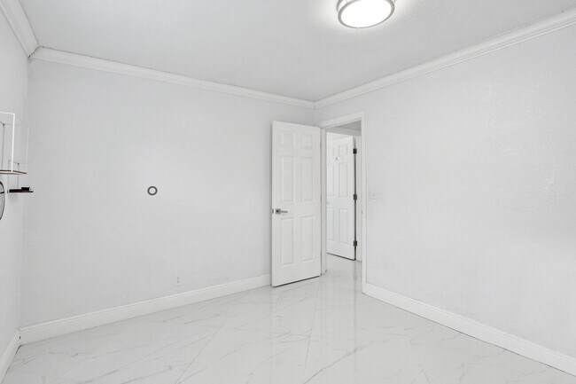 Building Photo - 855 NW 80th Terrace