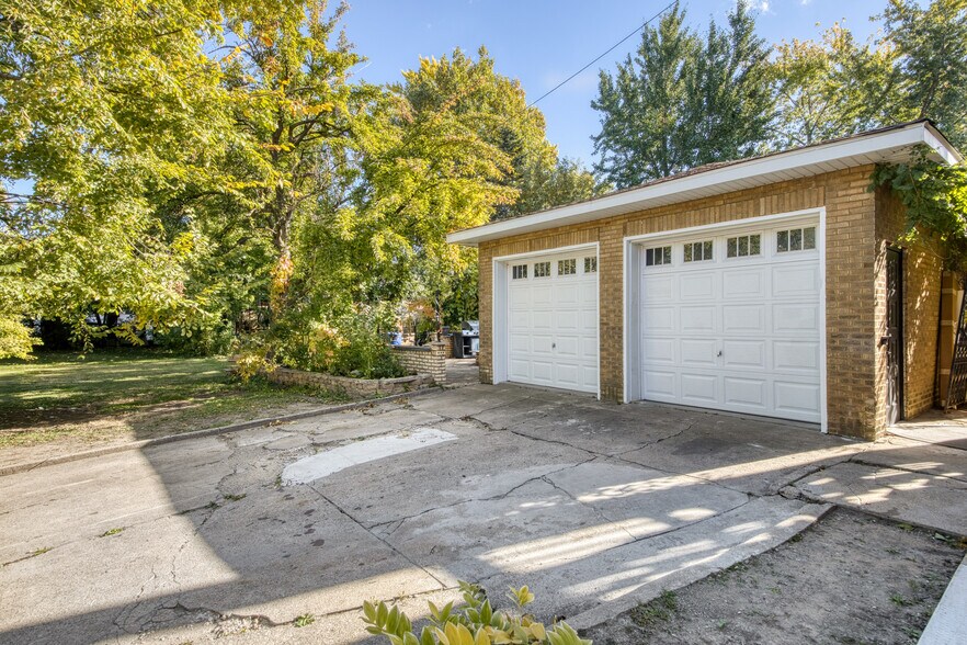 Building Photo - 7131 W Altgeld St