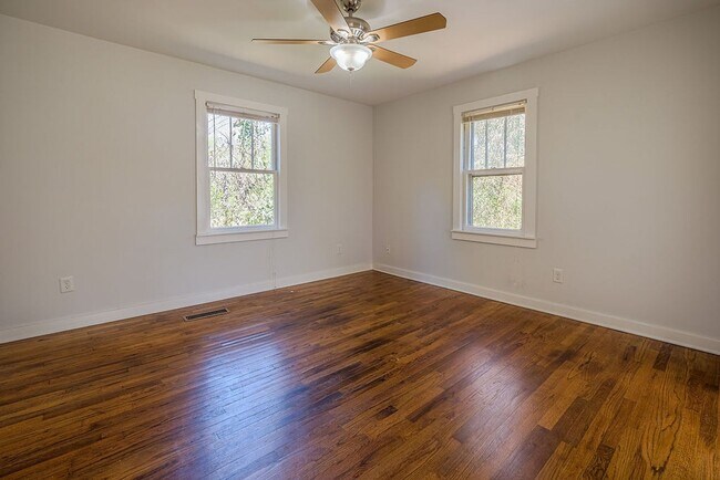 Building Photo - 134 Westover Dr