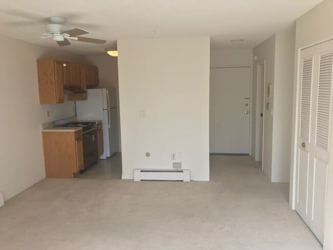 Building Photo - Top Floor South Facing One Bedroom Condo In North Boulder!  Perfect Location!