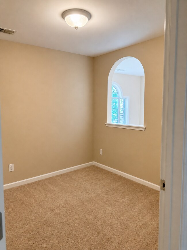 Building Photo - 442 Forest Lakes Dr