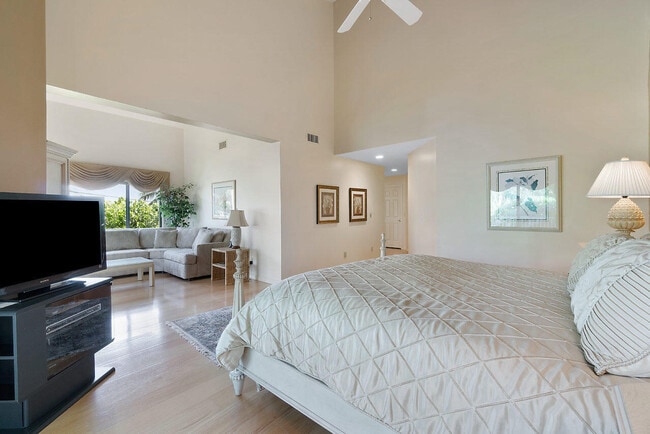 Building Photo - 5107 N Ocean Blvd