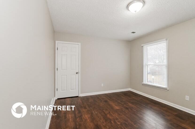 Building Photo - 2231 Oak Hollow Ln