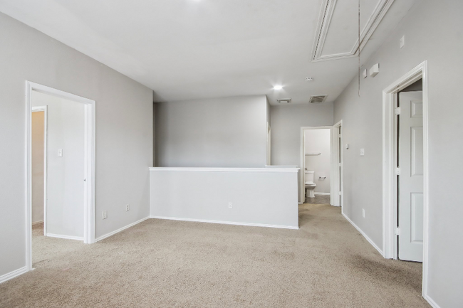 Building Photo - 8210 Radial Ct