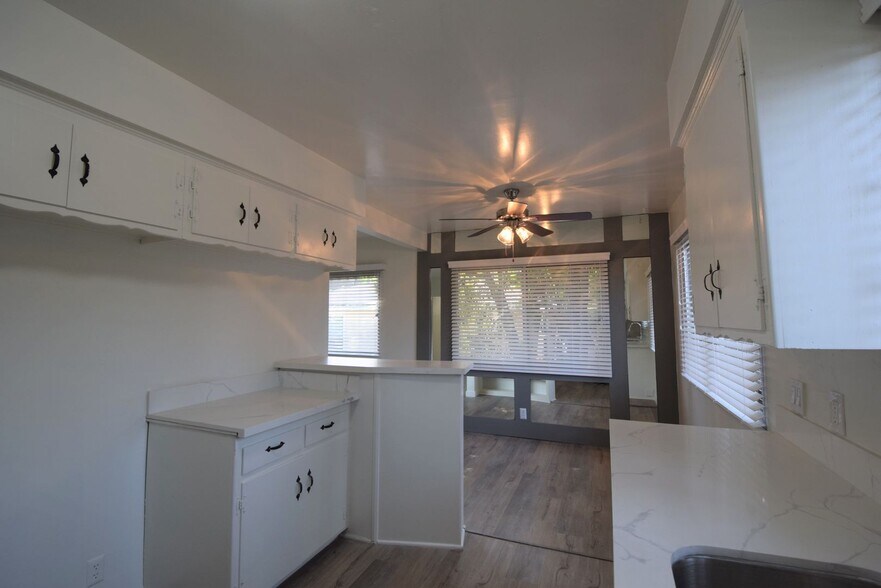 Building Photo - 4920 Laurel Canyon Blvd