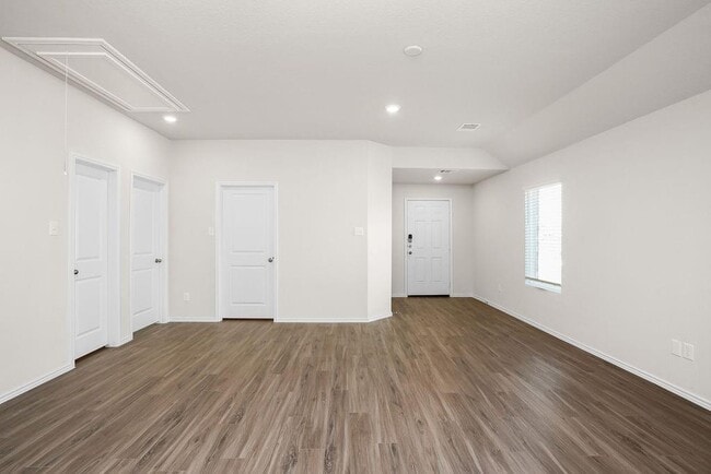 Building Photo - 3306 Yellow Rose Dr