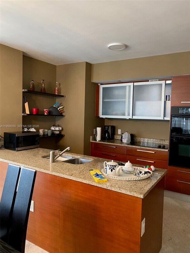 Building Photo - 1830 S Ocean Dr