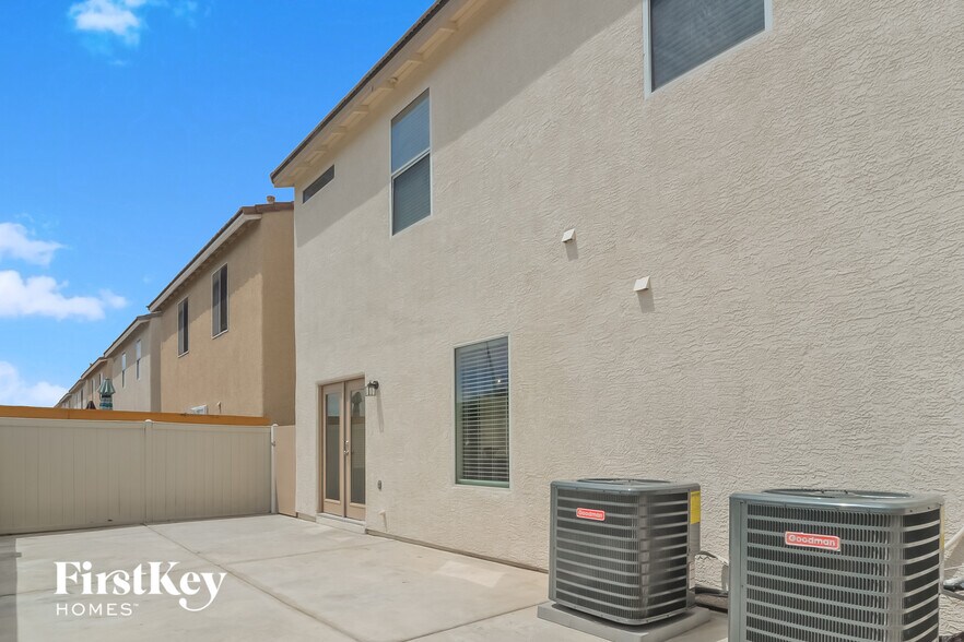 Building Photo - 2148 Casa Ladera St