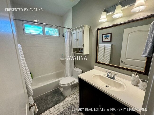 Building Photo - 249 N Kainalu Dr