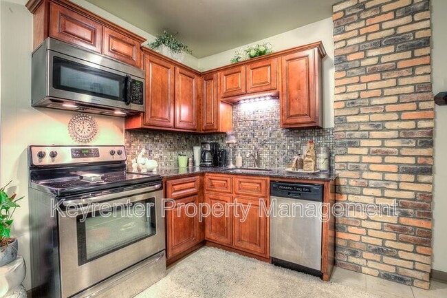 Building Photo - 1308 NW 16th St