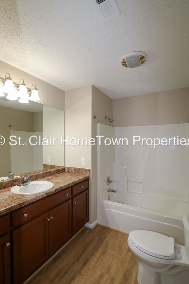 Building Photo - Newly Renovated Triplex