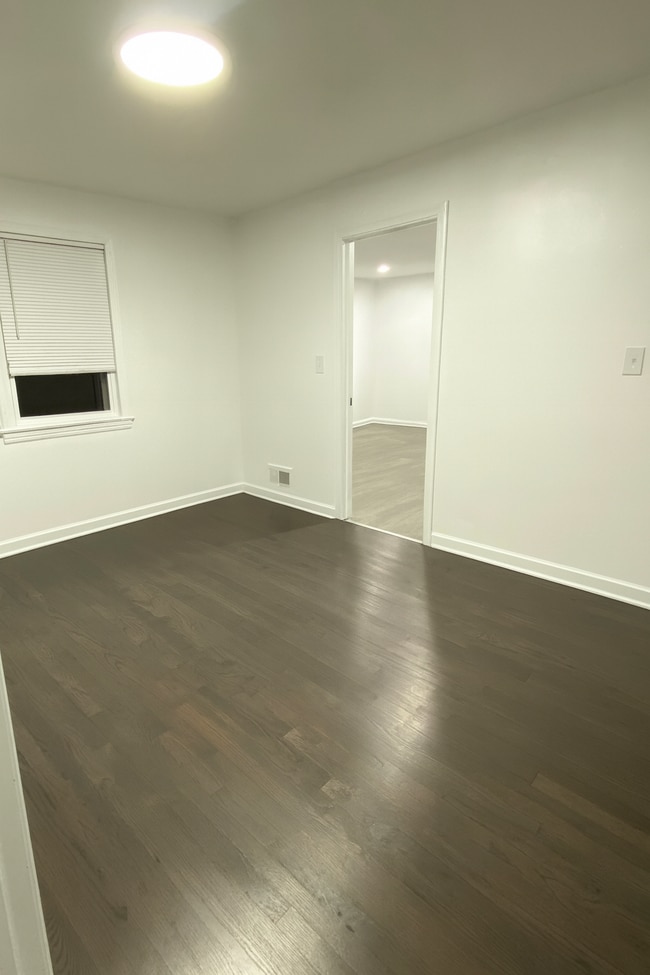 Building Photo - 306 Clifton Ave