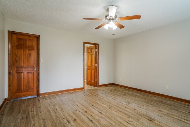 Building Photo - 1113 Buttercup Ln