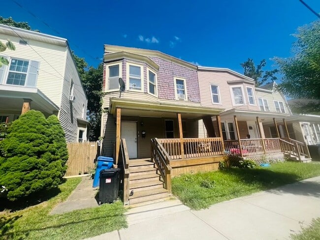 Primary Photo - Single Family Home w/ HUGE Yard