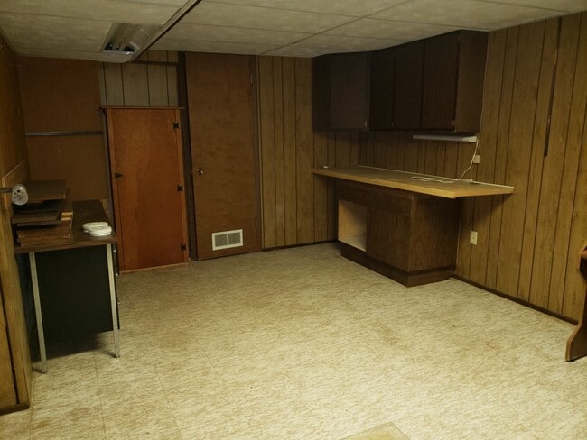 Building Photo - 24694 Creekside Dr