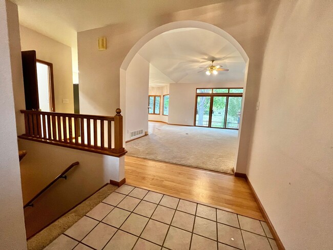 Building Photo - Charming 3 bed, 3 bath Ranch Home in South Fort Collins