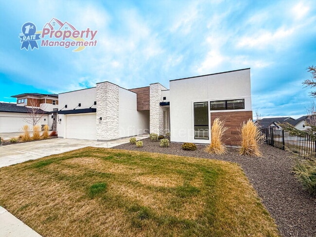 Building Photo - 3024 E Parulo Dr