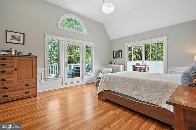 Building Photo - 1503 Russell Rd