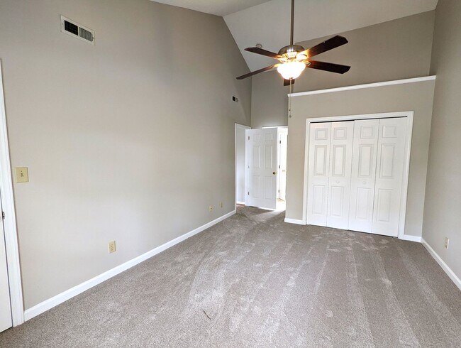 Building Photo - 4940 Harbour Towne Dr