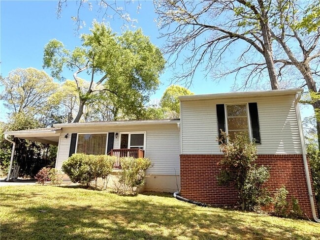 Building Photo - 5009 Crowe Dr SE