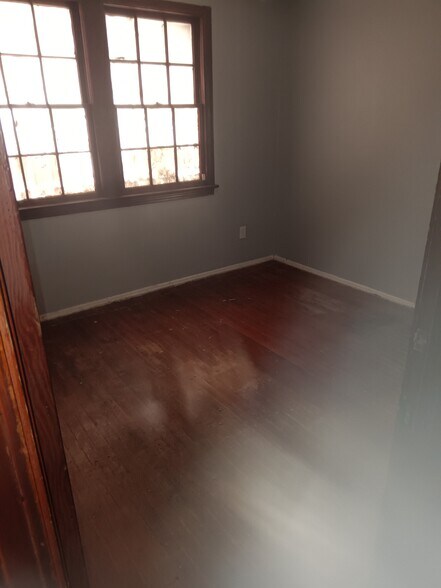 Building Photo - 2440 Ridgewood Rd