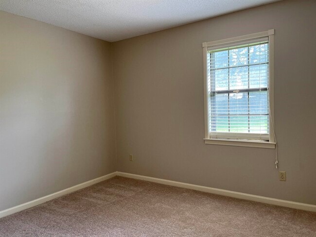 Building Photo - 1800 Allenby Rd