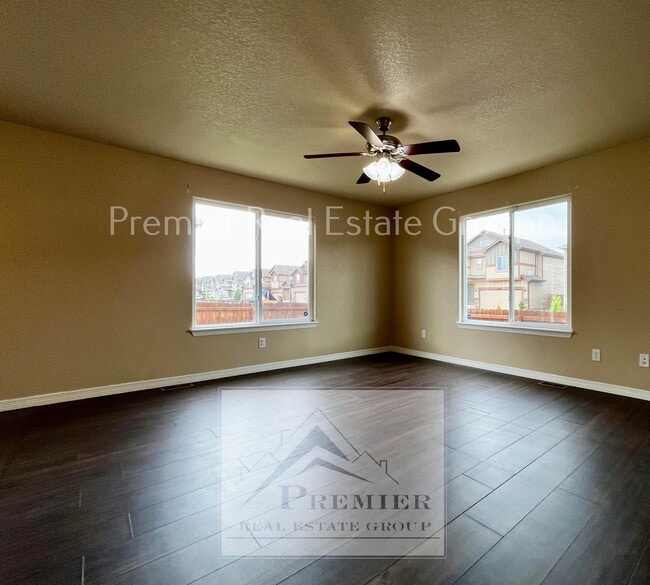 Building Photo - 6118 Journey Dr