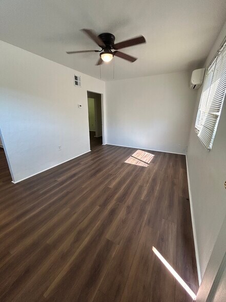 01_Living Room - 3415 Piedmont Ave