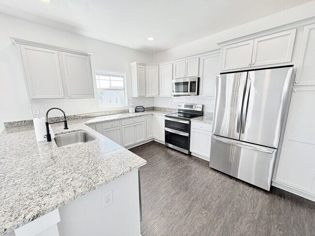 Building Photo - 211 Crooked Cedar Way