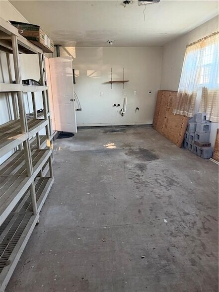 Building Photo - 1101 Field Ave