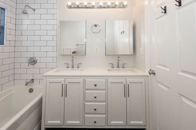 Building Photo - 3463 Plata St