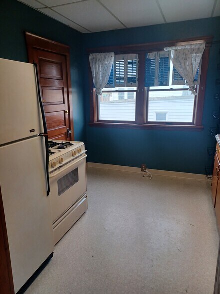 Building Photo - 17405 Woodford Ave